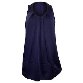 Top senza maniche plissettato in seta blu navy di Brunello Cucinelli
