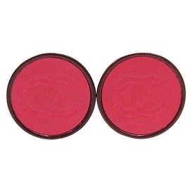 Pendientes de cuero y metal rosa Chanel Coco Mark Button
