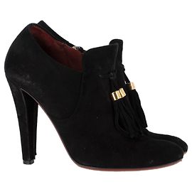 Botas de tobillo con detalles de borlas Mischa de Gucci en ante negro