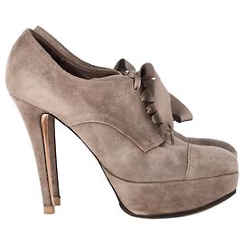 Stivaletti con piattaforma e lacci Gianvito Rossi in suede beige