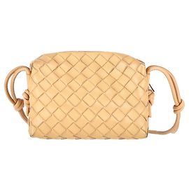 Bottega Veneta Mini Intrecciato Loop Borsa a Spalla in Pelle di Agnello Gialla