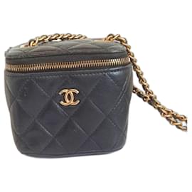 Borsa Chanel in pelle nera