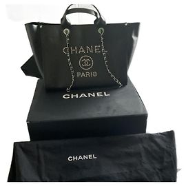 Borsa tote Chanel Deauville in pelle nera