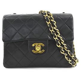 Borsa a spalla in pelle di agnello nera Chanel