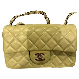 Chanel Mini Classic Flap in agnello verde