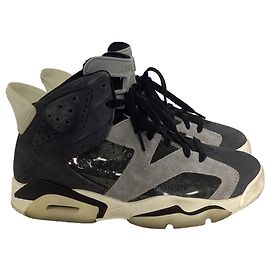 Tênis Nike Air Jordan 6 Retro Tech Chrome em camurça cinza