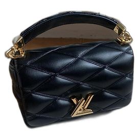 Louis Vuitton Go-14 PM M12004 novo