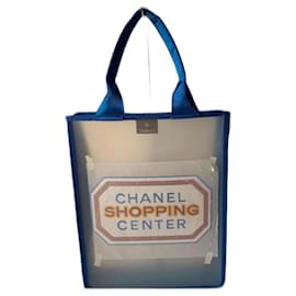 Borsa shopping Chanel blu in resina