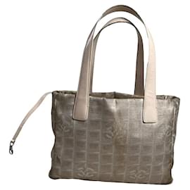 Borsa a mano in poliestere argento Chanel Cambon