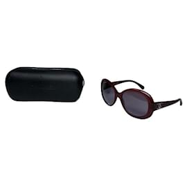 Gafas de sol de plástico negro Chanel