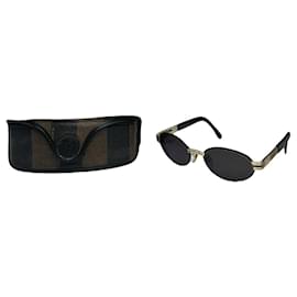 Occhiali da sole in metallo nero Fendi