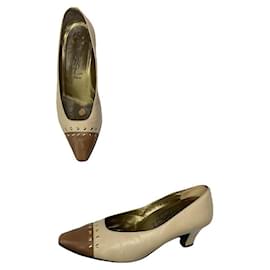 Talons en cuir beige Yves Saint Laurent