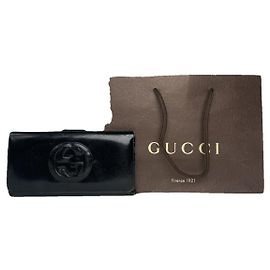 Cartera de cuero negro Gucci Soho