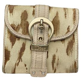 Portafoglio in pelliccia marrone Dior