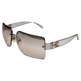 Gafas de sol de plástico plateadas de Chanel