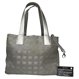 Borsa a mano in poliestere argento Chanel Cambon