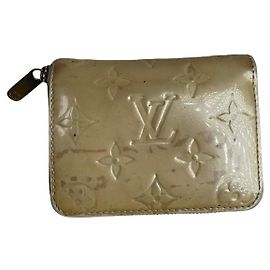 Louis Vuitton Zippy Geldbörse aus gelbem Leder