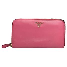 Portafoglio in pelle rosa Prada
