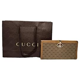 Portafoglio in pelle beige Gucci Marmont