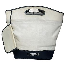 Borsa a mano in pelle bianca Loewe Anagram Basket