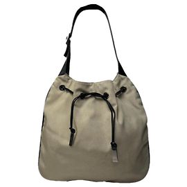 Sac à main en cuir blanc Gucci Jackie 1961