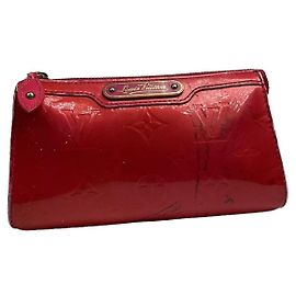 Clutch in pelle rossa Shirley di Louis Vuitton