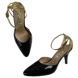 Tacco in pelle verniciata nera Gianni Versace
