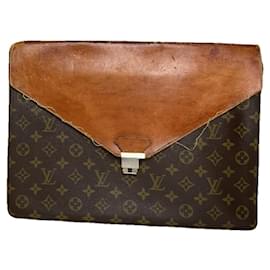 Clutch in pelle marrone Louis Vuitton Serviette Ambassadeur