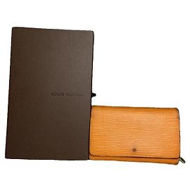 Cartera de cuero naranja Capucines de Louis Vuitton