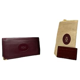 Borsa in pelle verniciata bordeaux di Cartier