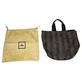 Fendi Baguette schwarze Lederhandtasche