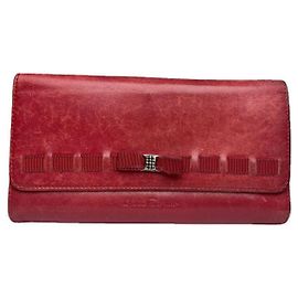 Billetera de cuero rojo Salvatore Ferragamo