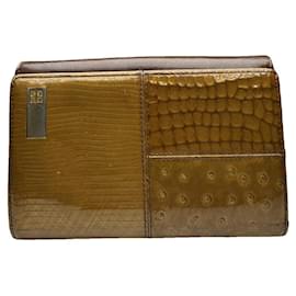 Portafoglio in pelle verniciata marrone Givenchy GV3