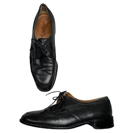 Yves Saint Laurent Noir Cuir Lacets