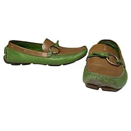 Prada Monolith in pelle verde piatta