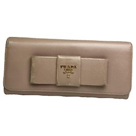Prada Beiger Leder Geldbeutel