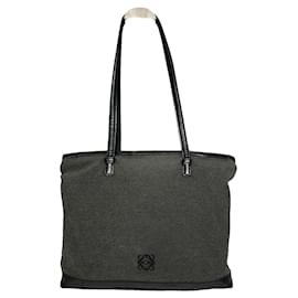 Borsa a mano in pelle nera Loewe Amazona