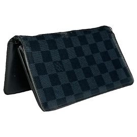Copri passaporto Louis Vuitton in pelle nera