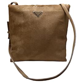 Borsa in pelliccia marrone Prada Re-Edition 2000