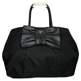 Borsa a mano in poliestere nero Prada Re-Edition 2005 con zip