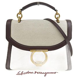 Bolso Gancini de Salvatore Ferragamo