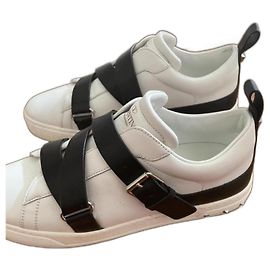Sneaker V-Punk in pelle bianca e nera Valentino