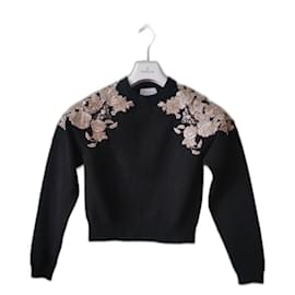 Maglione Eric Bompard in cashmere nero con ricami in organza oro