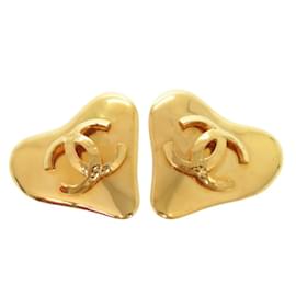 Brincos de metal dourado em forma de coração Chanel Coco Mark