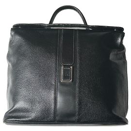 Courreges Handtasche aus schwarzem genarbtem Leder