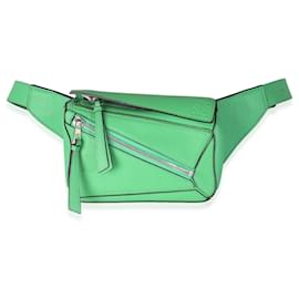 Mini Puzzle Gürteltasche aus Kalbsleder in Dschungelgrün von Loewe