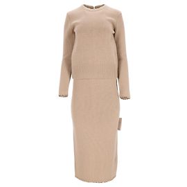 Conjunto de suéter y falda de lana marrón con ribete de cadena Totême