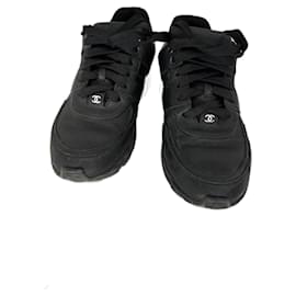 Sneakers Chanel in pelle nera