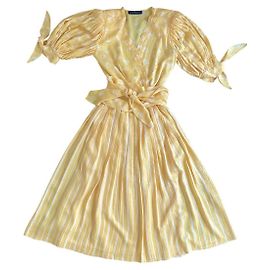 Conjunto de 3 piezas: blusa, falda larga, cinturón 70/80s Louis Féraud 36/38 seda amarilla y marfil