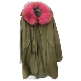 Parka Mr & Mrs Italy in cotone verde con rifinitura in pelliccia di procione rosa
